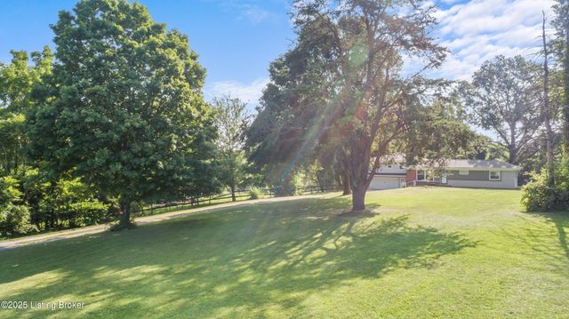 5901 S Watterson Trail, Louisville, KY 40291