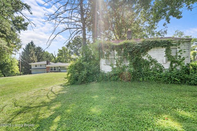 5901 S Watterson Trail, Louisville, KY 40291