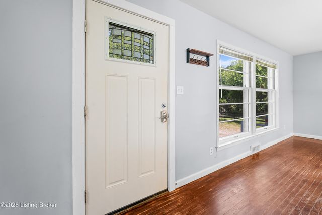 5901 S Watterson Trail, Louisville, KY 40291