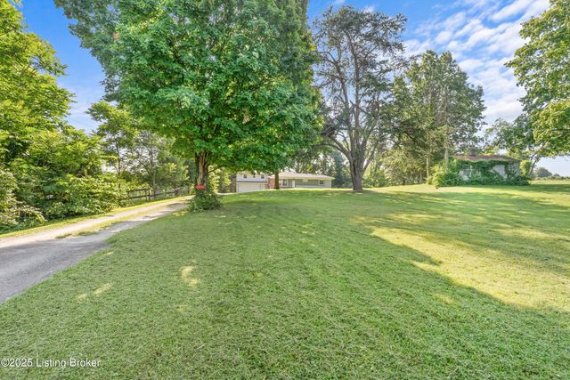 5901 S Watterson Trail, Louisville, KY 40291