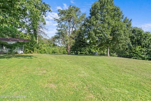 5901 S Watterson Trail, Louisville, KY 40291