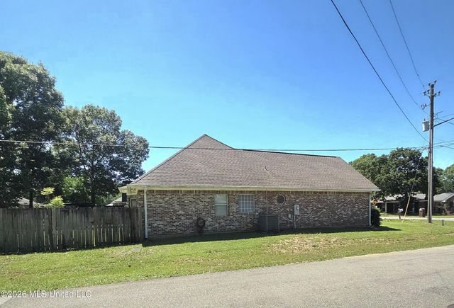 9822 Ana Hulu Street, Diamondhead, MS 39525