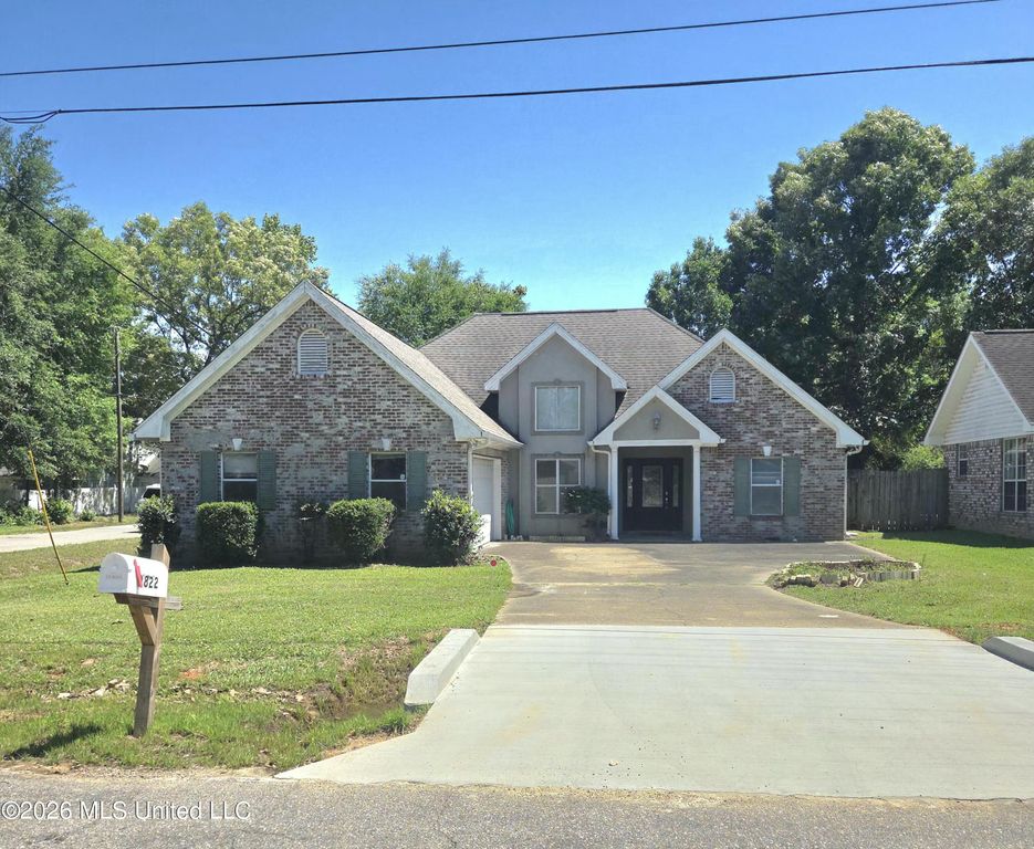 9822 Ana Hulu Street, Diamondhead, MS 39525