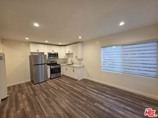 2012 S Holt Avenue 2016, Los Angeles, CA 90034