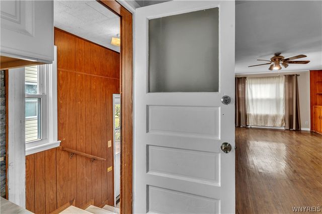 124 Park Edge Dr, Cheektowaga, NY 14225
