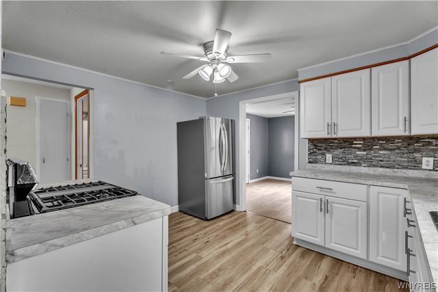 124 Park Edge Dr, Cheektowaga, NY 14225