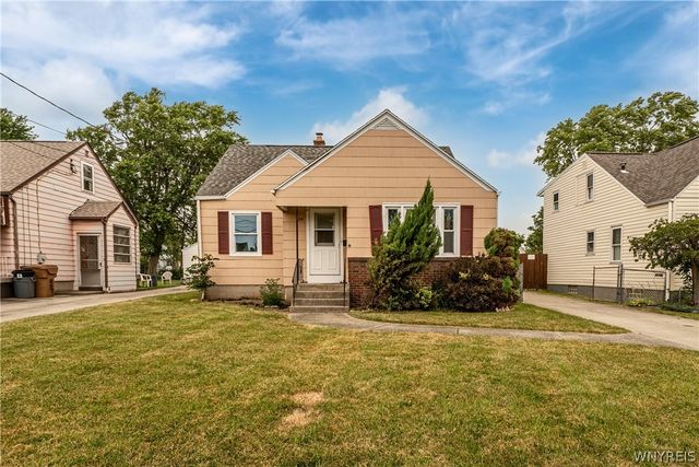 124 Park Edge Dr, Cheektowaga, NY 14225