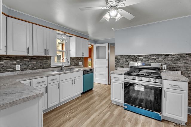 124 Park Edge Dr, Cheektowaga, NY 14225