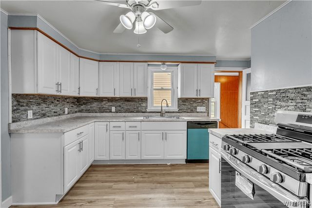 124 Park Edge Dr, Cheektowaga, NY 14225
