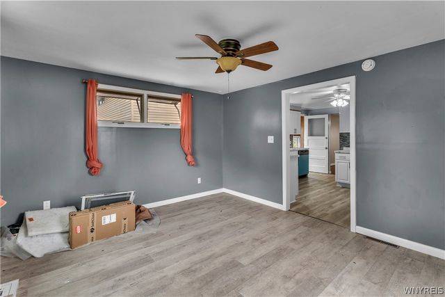 124 Park Edge Dr, Cheektowaga, NY 14225