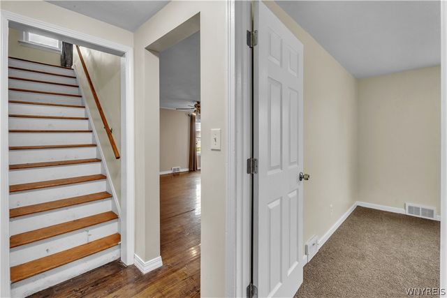 124 Park Edge Dr, Cheektowaga, NY 14225