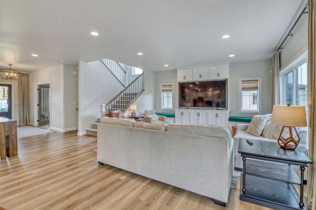4752 Prairie Pond Crossing S, Fargo, ND 58104