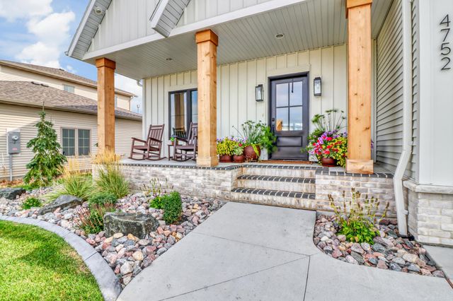4752 Prairie Pond Crossing S, Fargo, ND 58104