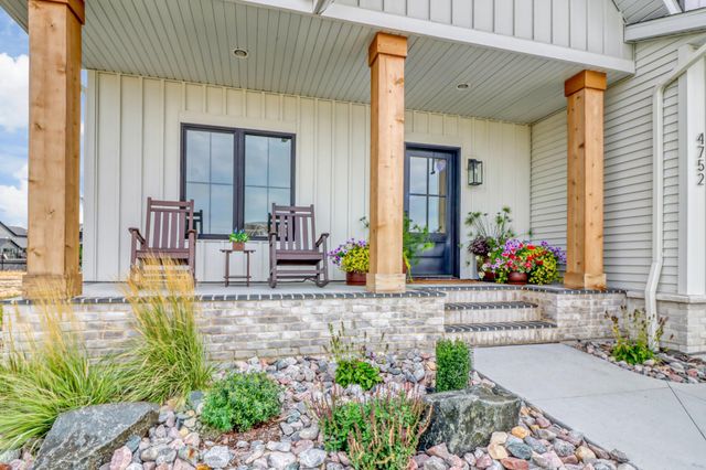 4752 Prairie Pond Crossing S, Fargo, ND 58104