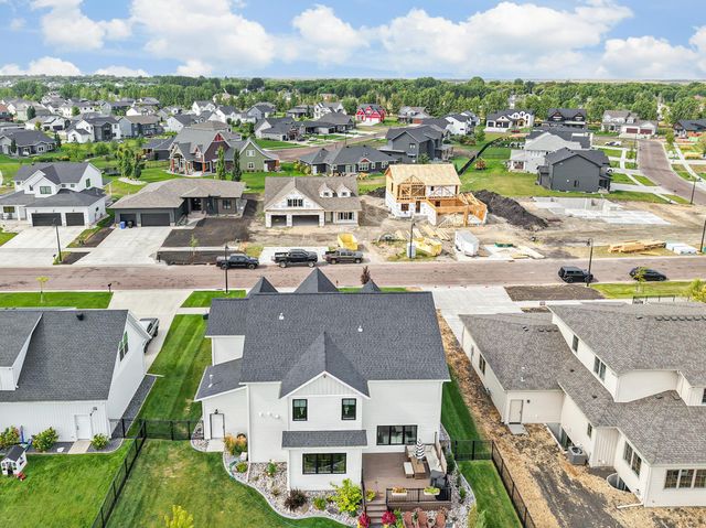 4752 Prairie Pond Crossing S, Fargo, ND 58104
