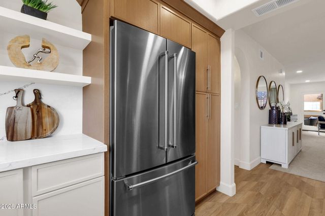 10101 N ARABIAN Trail 2063, Scottsdale, AZ 85258