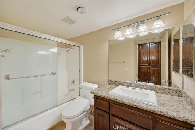 3535 Banbury 14, Riverside, CA 92505