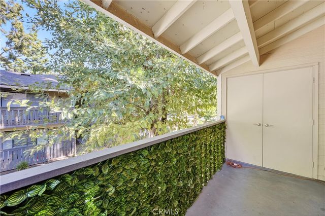 3535 Banbury 14, Riverside, CA 92505