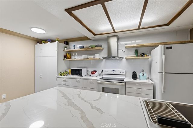 3535 Banbury 14, Riverside, CA 92505