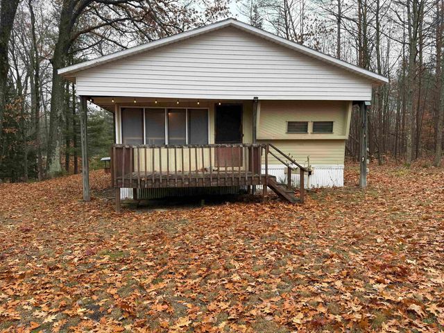 9544 W 34 Road, Harrietta, MI 49638