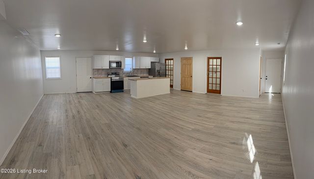 12411 Berrytown Rd, Louisville, KY 40223