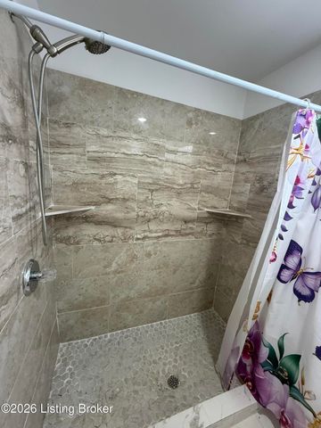 12411 Berrytown Rd, Louisville, KY 40223