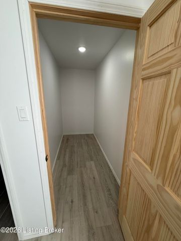 12411 Berrytown Rd, Louisville, KY 40223