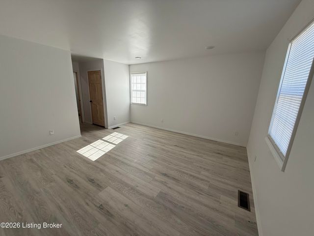 12411 Berrytown Rd, Louisville, KY 40223