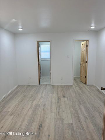 12411 Berrytown Rd, Louisville, KY 40223