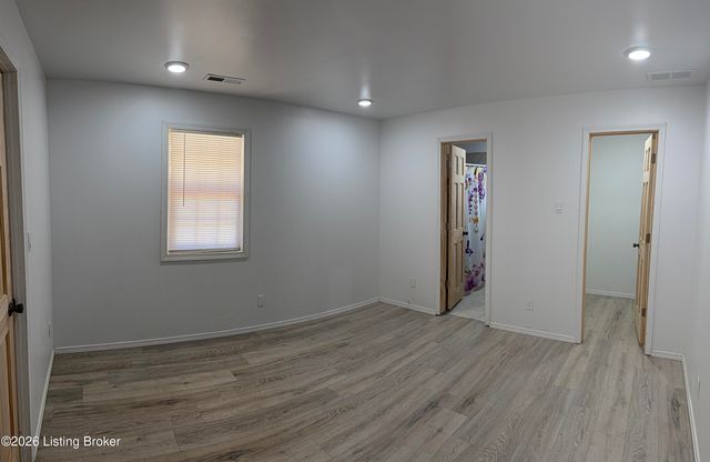 12411 Berrytown Rd, Louisville, KY 40223