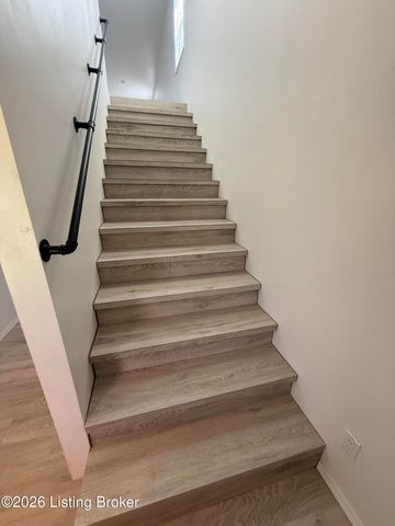 12411 Berrytown Rd, Louisville, KY 40223