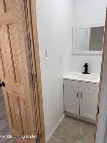 12411 Berrytown Rd, Louisville, KY 40223