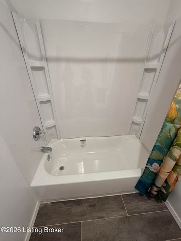 12411 Berrytown Rd, Louisville, KY 40223