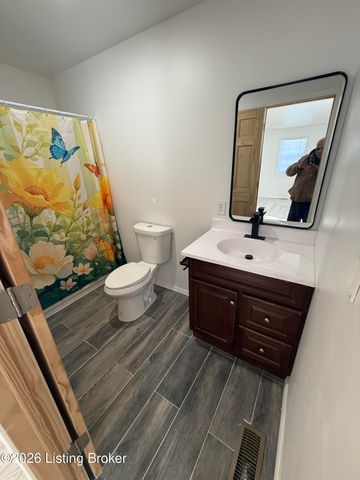 12411 Berrytown Rd, Louisville, KY 40223