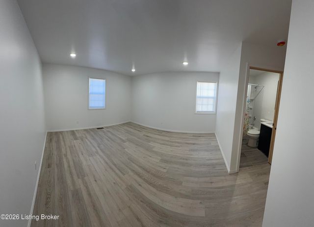 12411 Berrytown Rd, Louisville, KY 40223