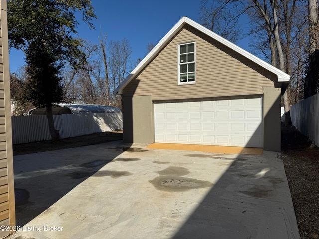 12411 Berrytown Rd, Louisville, KY 40223