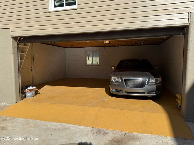 12411 Berrytown Rd, Louisville, KY 40223