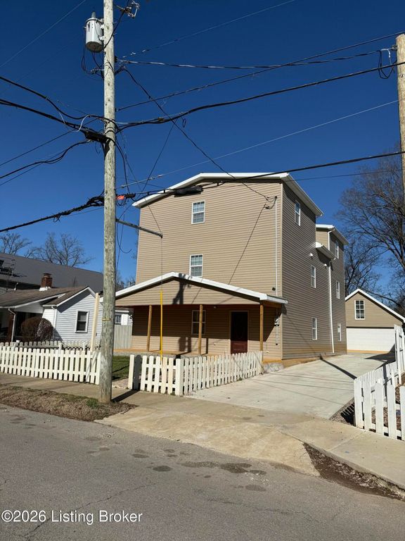 12411 Berrytown Rd, Louisville, KY 40223