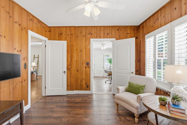 441 N Roosevelt Ave., Wichita, KS 67208
