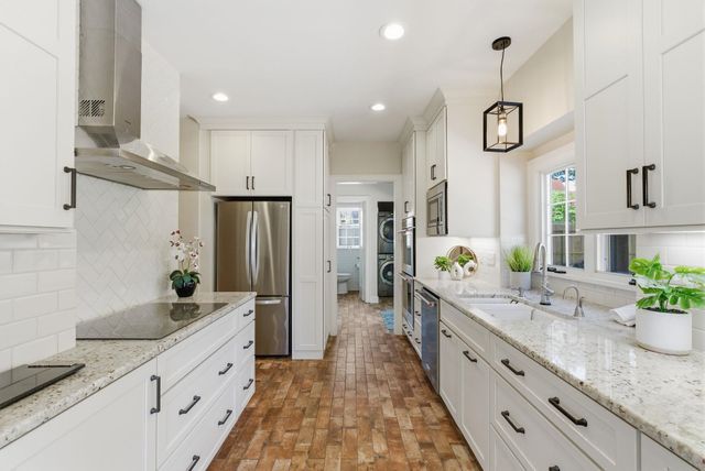 441 N Roosevelt Ave., Wichita, KS 67208