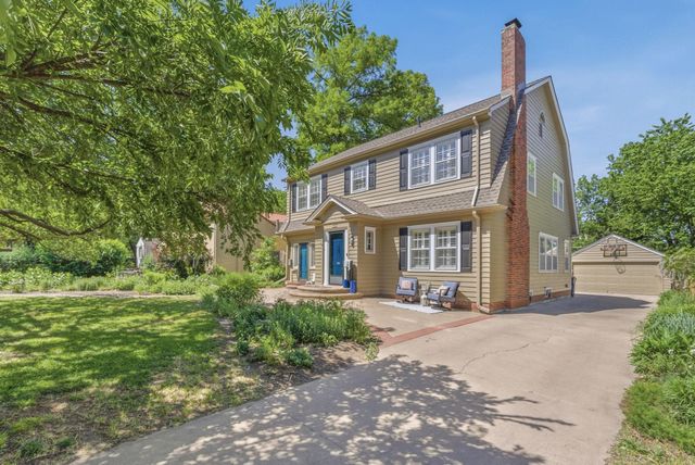 441 N Roosevelt Ave., Wichita, KS 67208