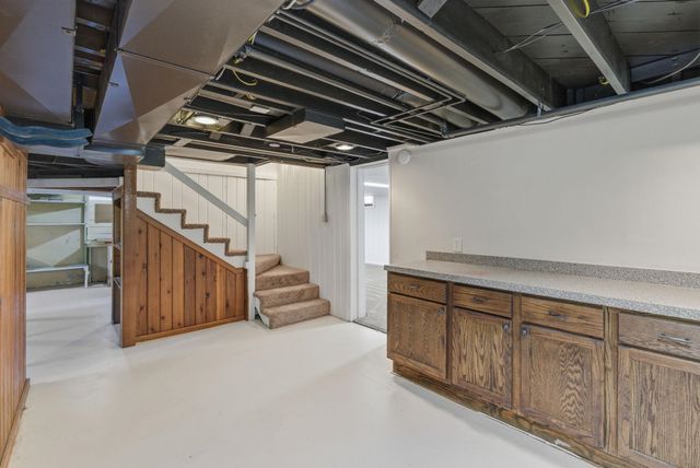 441 N Roosevelt Ave., Wichita, KS 67208