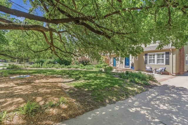 441 N Roosevelt Ave., Wichita, KS 67208