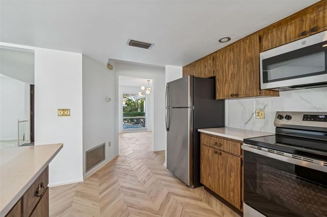 4415 CLEARWATER HARBOR DRIVE N, Largo, FL 33770