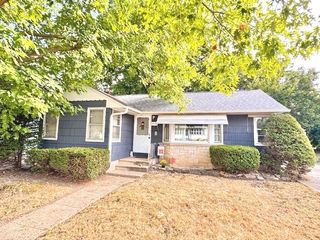 712 S Ottawa Avenue, Dixon, IL 61021