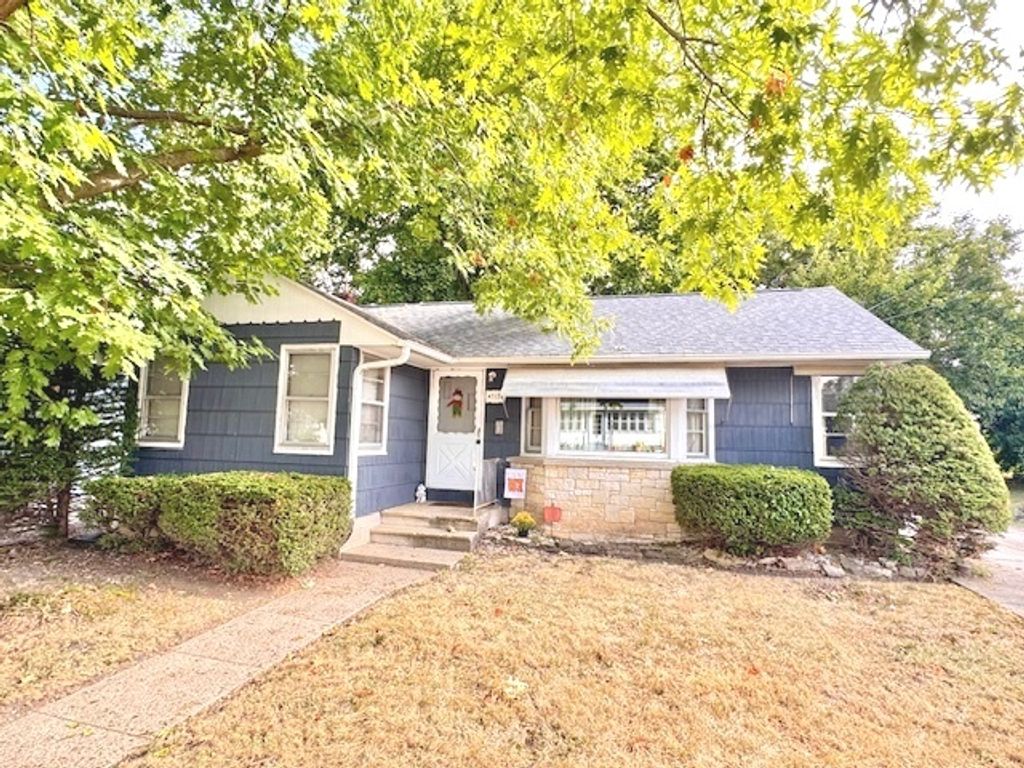 712 S Ottawa Avenue, Dixon, IL 61021