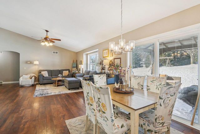 712 Brookview Trail, Mount Horeb, WI 53572