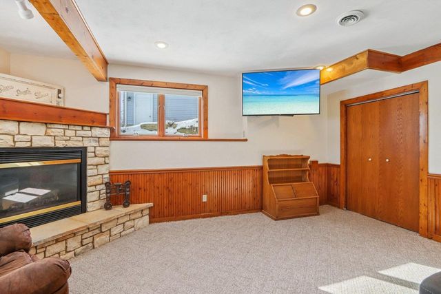 712 Brookview Trail, Mount Horeb, WI 53572