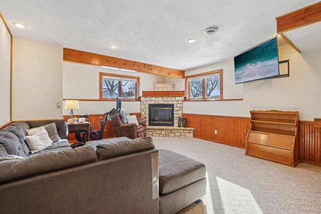 712 Brookview Trail, Mount Horeb, WI 53572