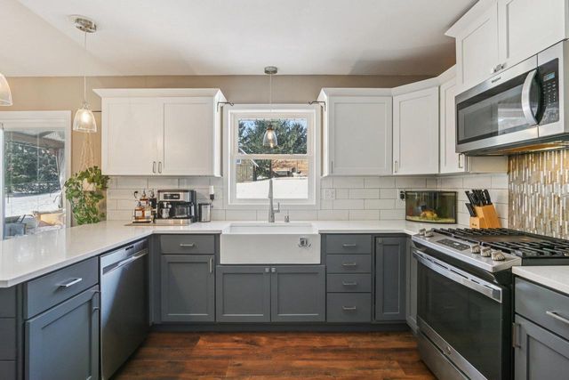 712 Brookview Trail, Mount Horeb, WI 53572